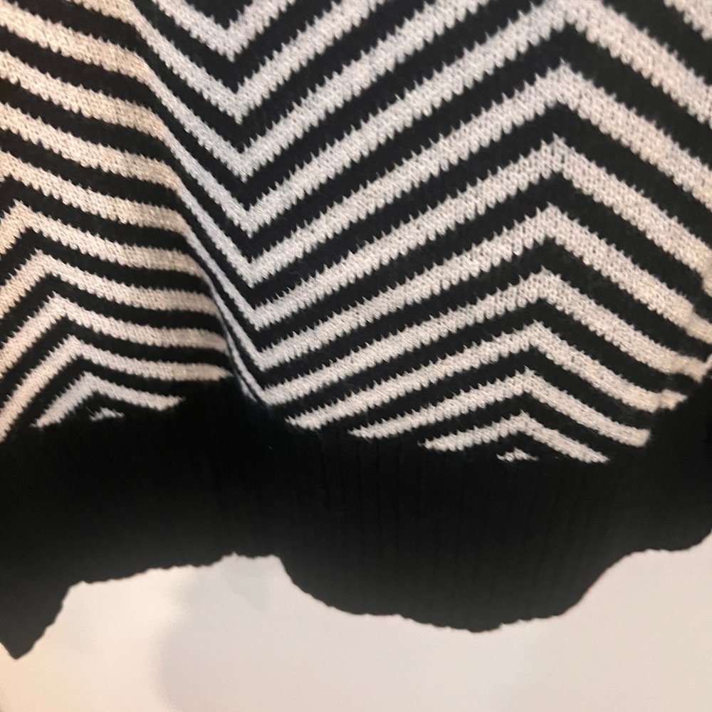 Black and White Chevron Turtleneck Sweater - Picture 5 of 6